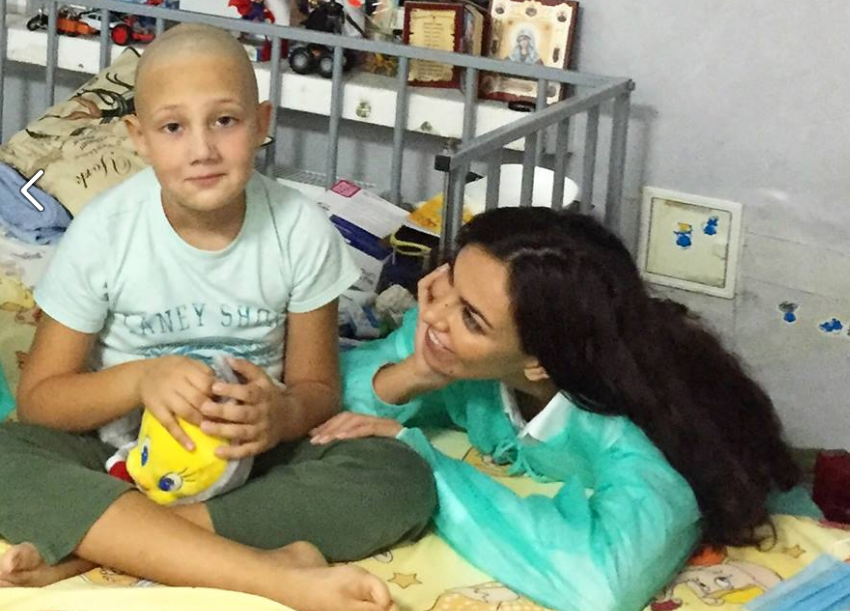 Romanii au ales sa isi doneze zilele de nastere pentru a-i ajuta pe sarmani. Mesajul emotionant postat de Madalina Ghenea