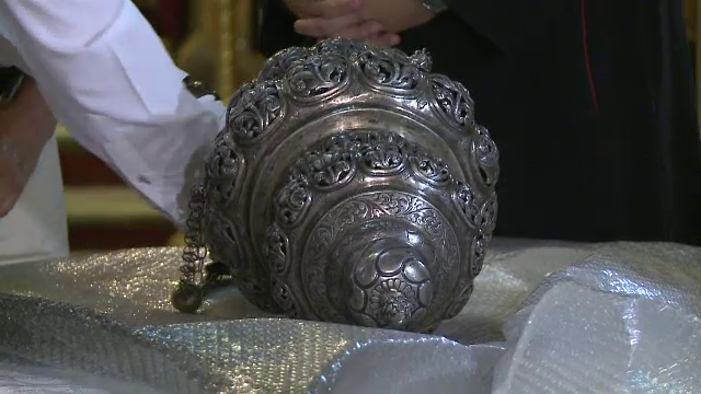 Candela lui Constantin Brancoveanu s-a intors la locul de origine, dupa 45 de ani. Povestea impresionanta din spatele ei