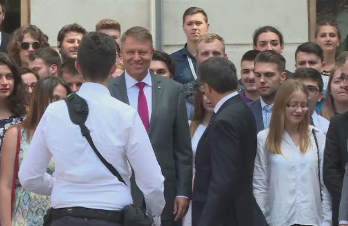 Pentru prima data dupa 1990, avem sub 100.000 de absolventi de liceu cu diploma de BAC. Solutia presedintelui Iohannis