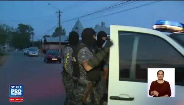 Scandal la Parchetul din Racari, dupa ce 5 barbati au fost retinuti pentru sechestrarea unui tanar. Cum se apara suspectii