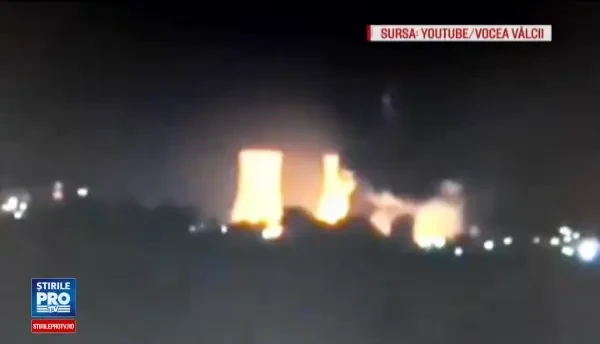 Incendiu si explozii pe platforma Combinatului Oltchim din Ramnicu Valcea. Un depozit de materiale a luat foc