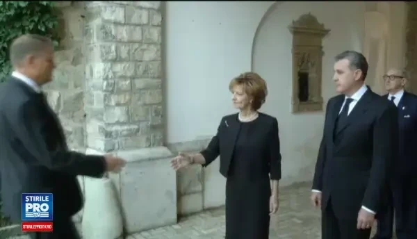 Funeraliile Reginei Ana. Iohannis: Simplitatea Reginei o asaza intre simbolurile Romaniei. Zi de doliu si in R. Moldova