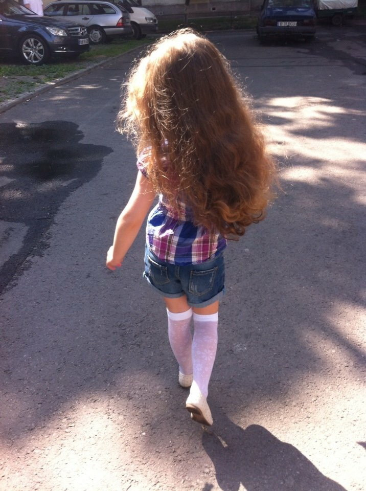 Fetita de 6 ani, din Bucuresti, in finala Little Miss World 2016. Sara Anastasia este model de la 3 ani