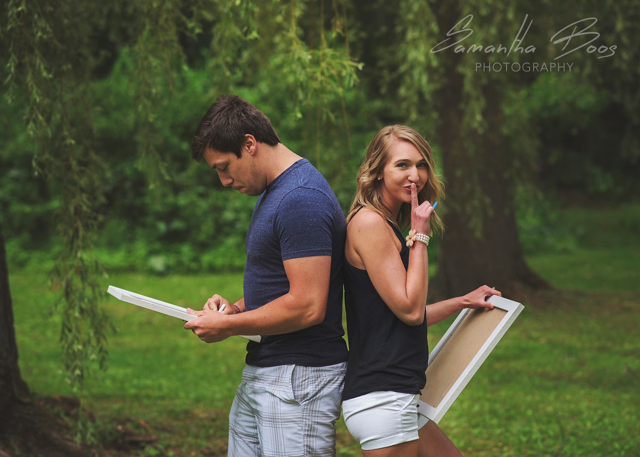 Modul inedit in care aceasta tanara i-a dat de veste sotului ei ca va fi tata. Reactia lui a fost surprinsa de un fotograf