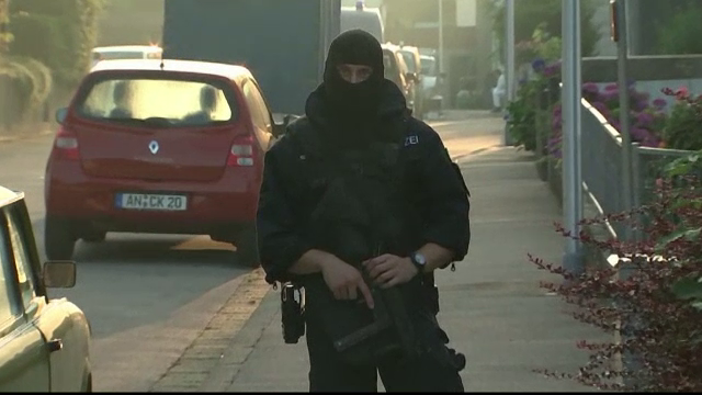 Franta si Germania adopta masuri de securitate speciale impotriva terorismului. Noi reguli privind refugiatii