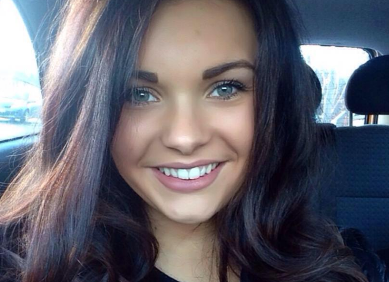 Aceasta tanara nu va mai zambi niciodata. Un atac groaznic a lasat-o cu sechele pe viata: "Totul s-a intamplat foarte repede"