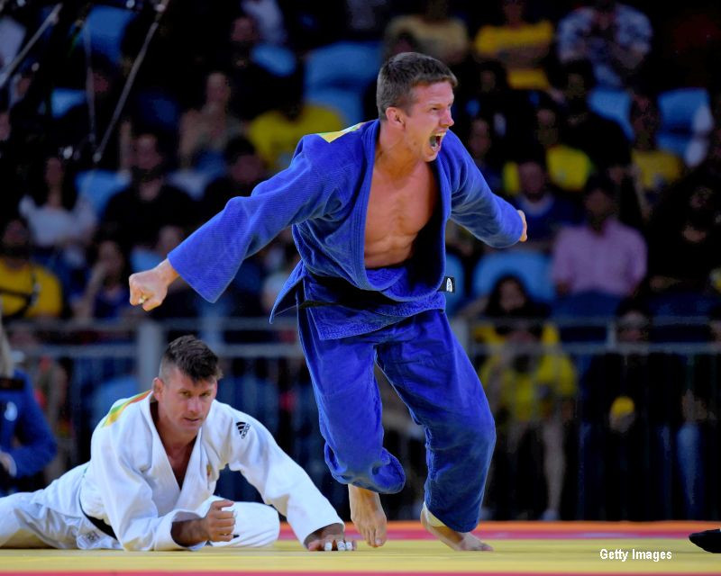 Si-a gasit nasul: un medaliat cu bronz in proba de judo la Rio a fost batut de un receptioner si a ajuns la spital