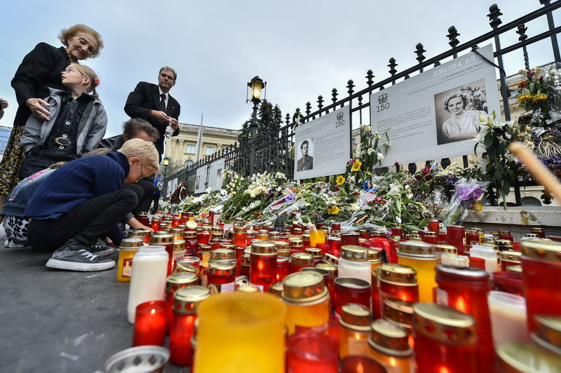 FUNERALIILE REGINEI ANA - agerpres