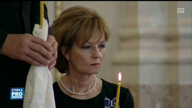 FUNERALIILE REGINEI ANA