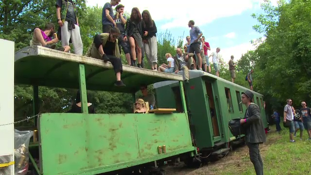 Salvati mocanita Transilvaniei! Planul prin care 70 de tineri energici ajuta la restaurarea trenului vechi de 100 de ani