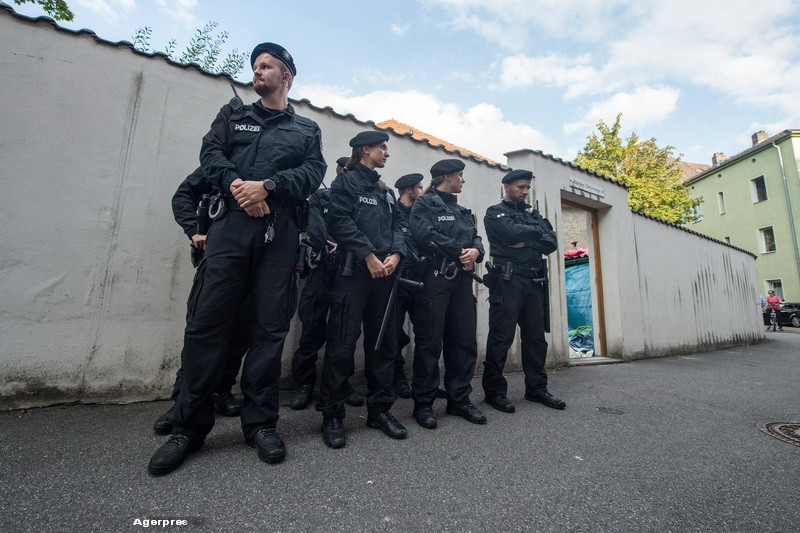 Seful serviciului german de informatii: Jihadistii au avut sute de incercari de a recruta refugiati ajunsi in Germania