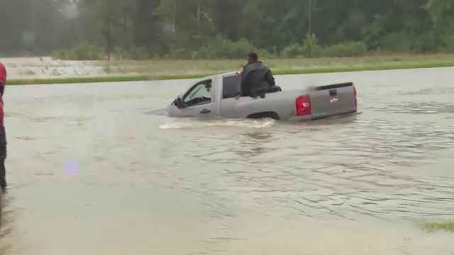 A plouat intr-o zi cat in trei luni. Stare de urgenta in SUA, dupa o ploaie intalnita o data la cinci sute de ani