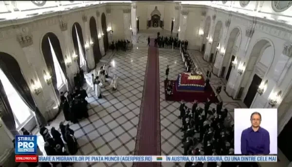 Regina Ana, ultima regina a Romaniei, a fost inmormantata: mii de oameni au participat la slujbe. Ce scrie pe piatra funerara