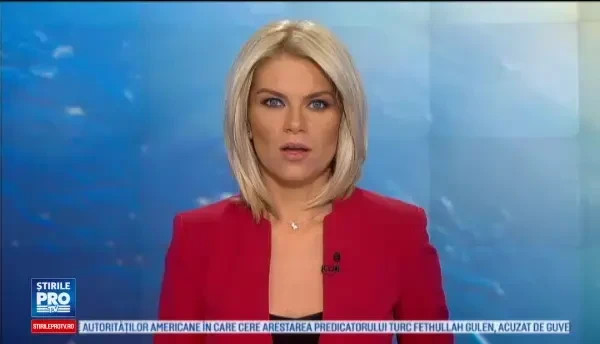 Furtuna infricosatoare intr-un oras din China. Momentul in care masinile au fost luate de viitura si izbite unele de altele