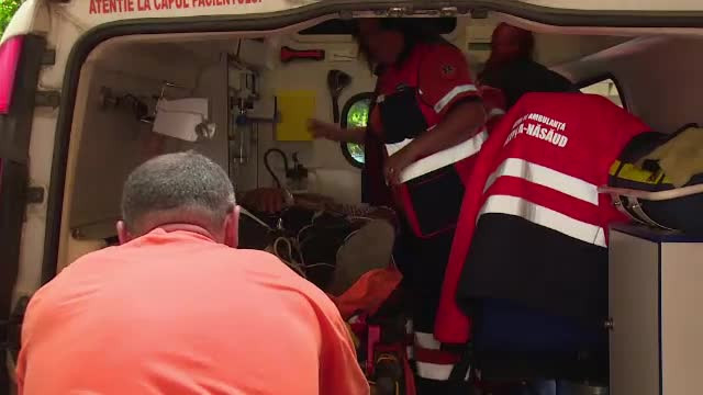 Acuzatii grave la adresa unui primar din Bistrita-Nasaud. Un satean sustine ca a fost batut mar de edil si de fiul acestuia