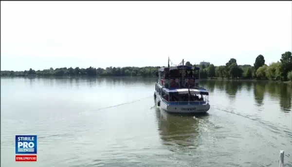 Bucurestenii au stat la coada la vaporasele din Herastrau. Motivul pentru care marinarii au oprit in mijlocul lacului