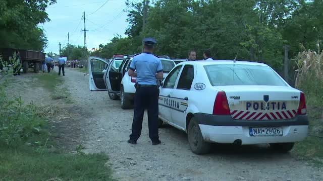 Femeie incendiata de propriul sot pentru ca a ajuns mai tarziu acasa. Ce au patit vecinele care i-au sarit in ajutor