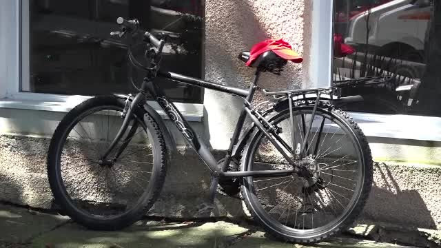 Unul dintre tinerii care a injunghiat un adolescent ca sa ii fure bicicleta, arestat. E acuzat de tentativa de omor