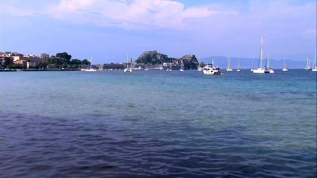 Au platit vacanta in Grecia acum un an si inainte de plecare au primit vestea neasteptata. Mesajul de la agentia de turism