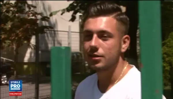 A inceput sesiunea de toamna BACALAUREAT 2016. Ce i-a promis mama acestui tanar daca ia examenul