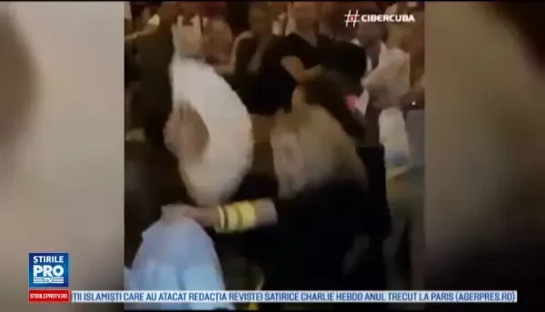 Madonna a sarbatorit implinirea a 58 de ani dansand pe mese in Cuba. Fanii au fost in extaz