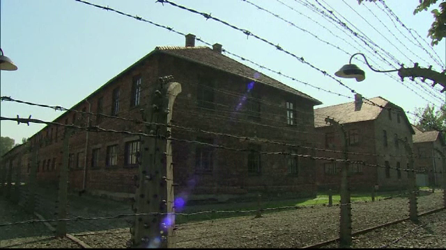 Polonia a adoptat o lege dura. Cum vor fi pedepsiti cei care mai vorbesc despre "lagarele de exterminare poloneze"