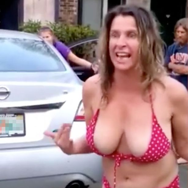 "Du-te inapoi in Africa". Gestul rasist facut de o mama din SUA fata de vecinii sai, la care a asistat si fiica ei