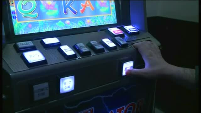 Au ucis un bătrân ca să-i ia banii, pe care i-au pierdut imediat la păcănele. Pedeapsa primită