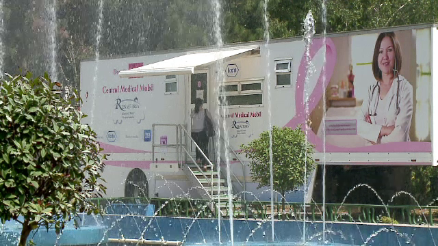 Turistele aflate pe litoral se pot testa gratuit pentru cancer de san si col uterin. Initiativa Fundatiei "Renasterea"