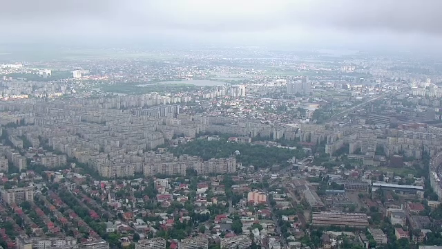 Romanii traiesc in apartamente mici si cu igrasie, iar o treime dintre case nu au baie. Rezultatele unui raport ingrijorator