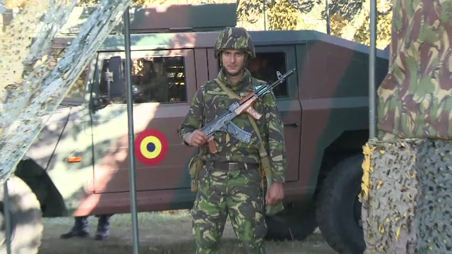 Orice licean sau student ar putea sa faca pregatire militara voluntara. Cat de dornici sunt tinerii sa plece la arme