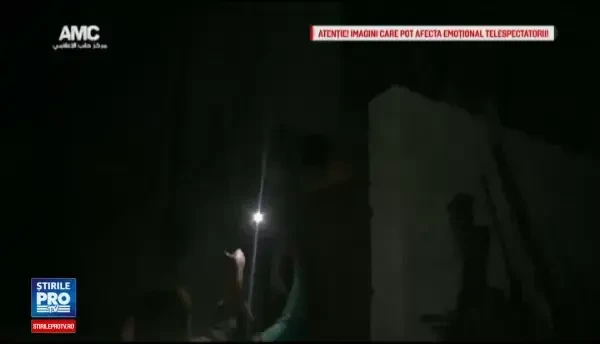 Imaginea care surprinde catastrofa umanitara din Siria. Momentul in care un baietel este scos de sub o cladire bombardata