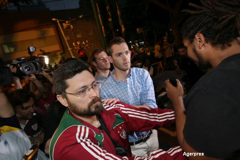 Ce risca inotatorii americani care au mintit ca au fost jefuiti in Rio. Unul dintre ei a scapat platind 11.000 de dolari