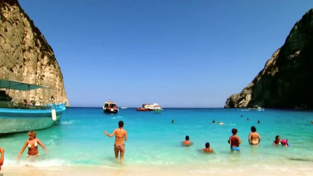 S-a imbolnavit inainte de concediu si a pierdut 800 de euro. Ce trebuie sa faci pentru ca vacanta sa nu devina un cosmar