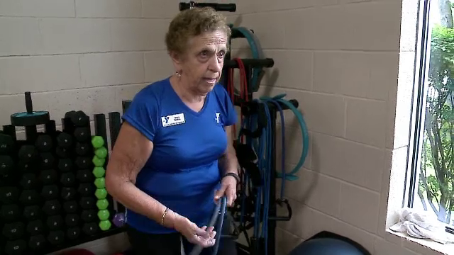 Cea mai in forma bunicuta din SUA. La 80 de ani a devenit antrenor personal intr-o sala de sport din Indianapolis