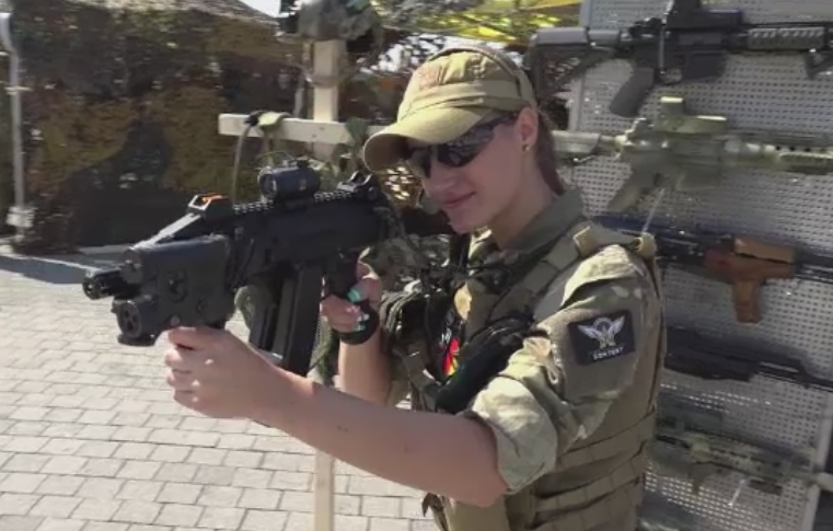 Cetatea Alba Iulia, "asediata" la 160 de ani de la ultima batalie. Pasionatii de airsoft s-au intrecut pe "campul de lupta"