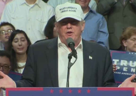 "Oricum aveti o viata grea, n-aveti nimic de pierdut daca ma votati pe mine". Discursul neobisnuit al lui Trump la Detroit