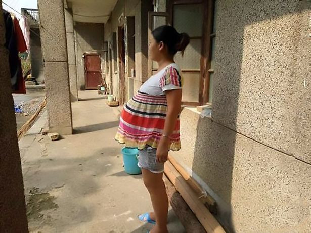 O tanara din China sustine ca a intrat in a 18-a luna de sarcina. De ce nu a putut sa nasca pana acum