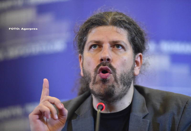 Remus Cernea il da in judecata pe Gigi Becali, pentru 50.000 de euro. Ce i-a facut patronul Stelei