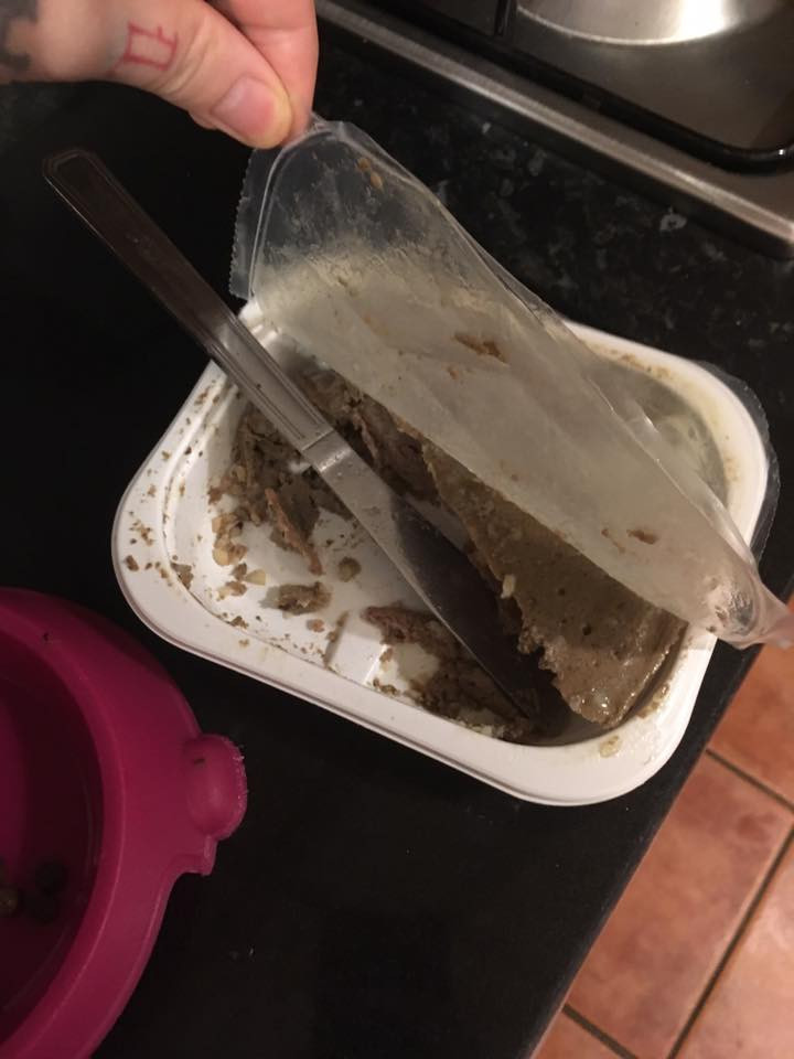 A vrut sa-si faca un sandvis, dar a folosit alt ingredient decat cel pe care-l dorea. Iubita lui i-a dezvaluit ce era de fapt