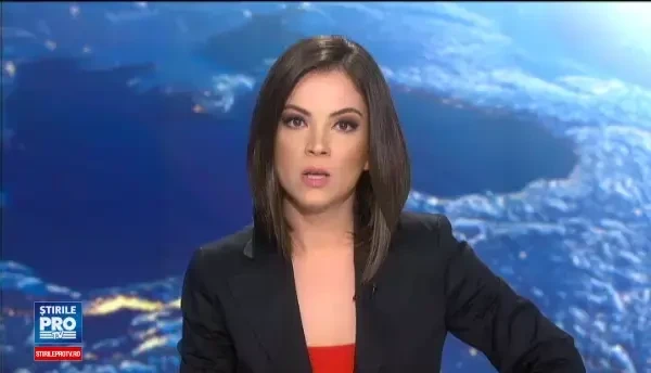 O mama si-a abandonat cei 4 copii la primaria Podu Iloaiei iar acum e de negasit. Cine ar fi dat-o afara din casa