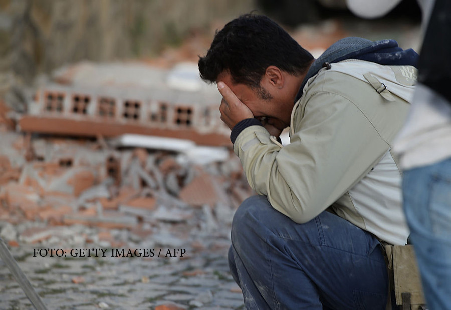 Oameni morti printre daramaturi si case distruse in totalitate. FOTO si VIDEO din Italia, din zonele afectate de seism