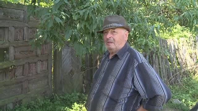 Satul din Romania cu doar 3 locuitori, care traiesc fara curent, canalizare sau apa la robinet. "Aici vreau sa mor"