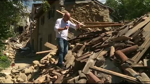 Povestile romanilor care traiesc in satele distruse de cutremur. "Ne-au murit prietenii, nu mai avem nimic"