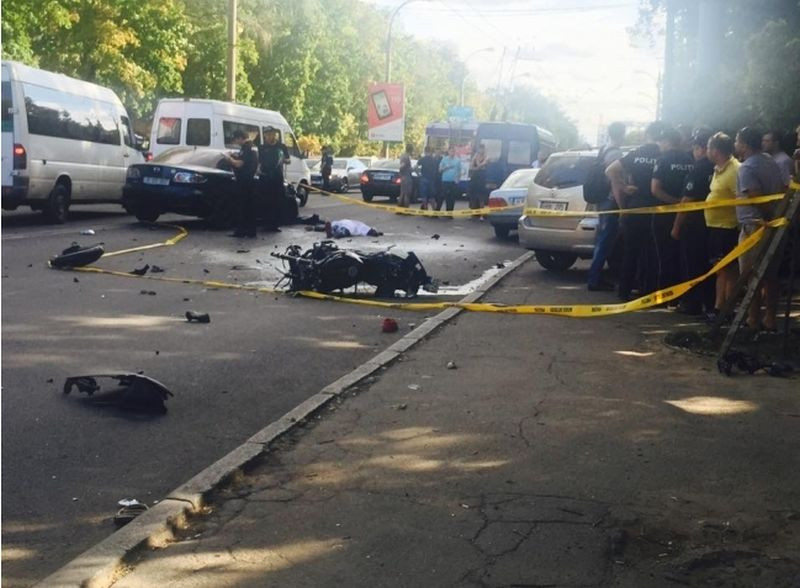 Accident grav in Chisinau, provocat de un motociclist. Tanarul de 23 de ani a murit pe loc