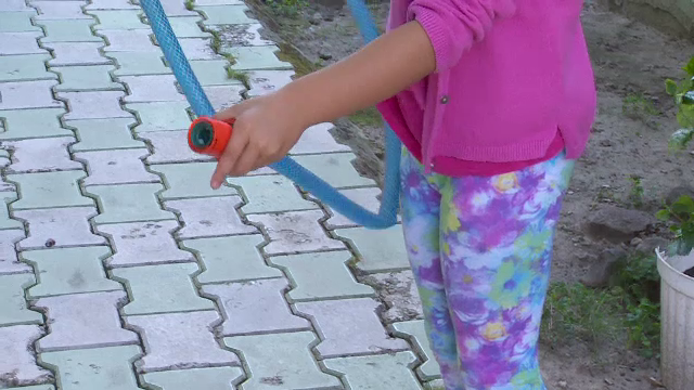 Un incident stupid a dus la o tragedie in Galati. Un baietel de 5 ani a murit, in timp ce se juca impreuna cu sora lui