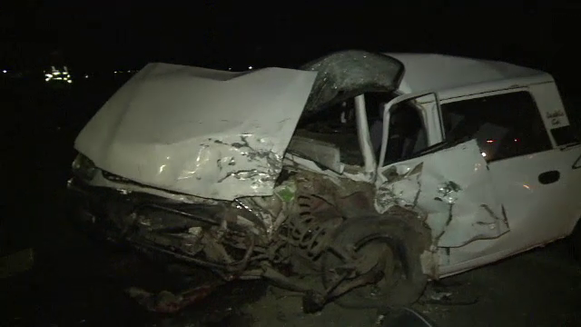 Doua masini s-au ciocnit violent in Buzau. Soferul care a pierdut controlul a murit pe loc, iar doi soti sunt in spital