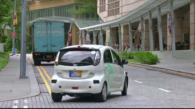 Primul taxi din lume care se conduce singur. Clienta: "M-am simtit de parca eram cu o fantoma in masina"