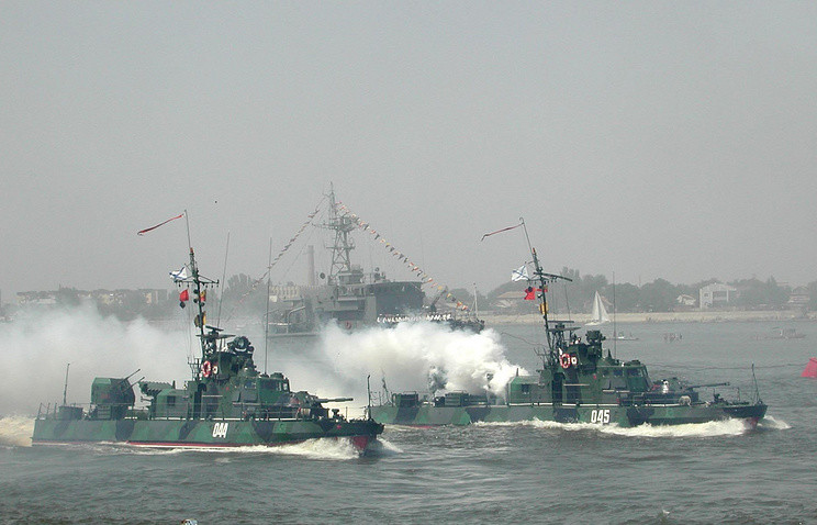 Peste 25 de nave militare rusesti participa la ample manevre militare in Marea Neagra si Marea Caspica, la ordinul lui Putin