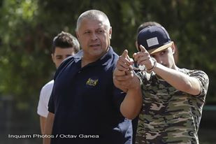 Primele imagini cu stelistul care l-a ucis pe suporterul dinamovist dupa derby. GESTUL facut la camera